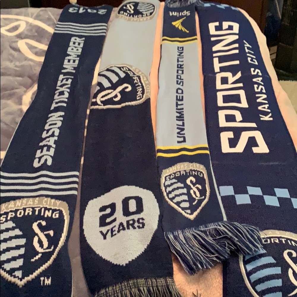 Sporting KC scarfs